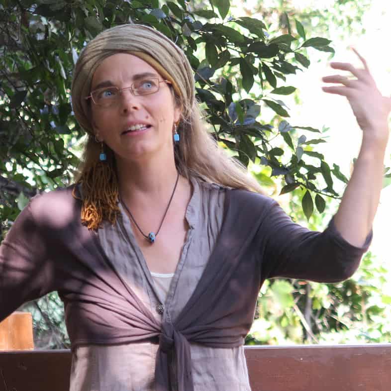Dr. Moni Egger
